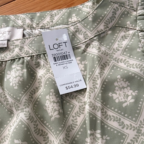 LOFT Light Green Geometric Print Blouse - Picture 2 of 7